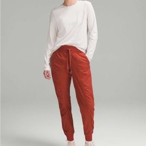 Lululemon Dance Studio Mid-Rise Jogger *Full Length
Cayenne Size 10